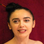 photo d'Elsa Cabello naturopathe, professeure de yoga, fasciathérapeute
